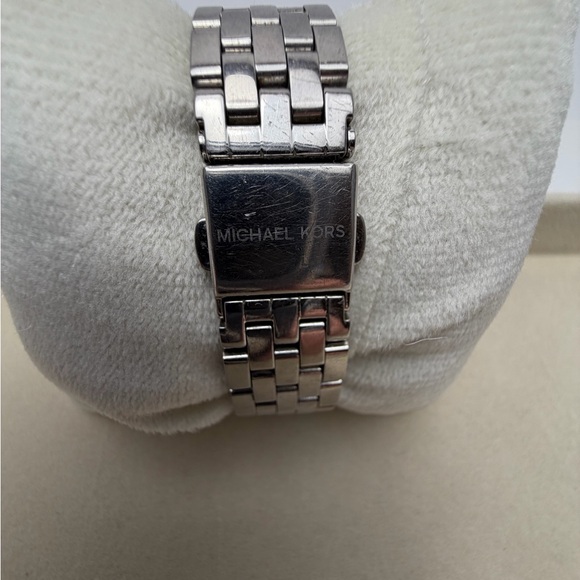 Michael Kors Silver Tone Watch with Sparkling Bezel - Picture 4 of 8
